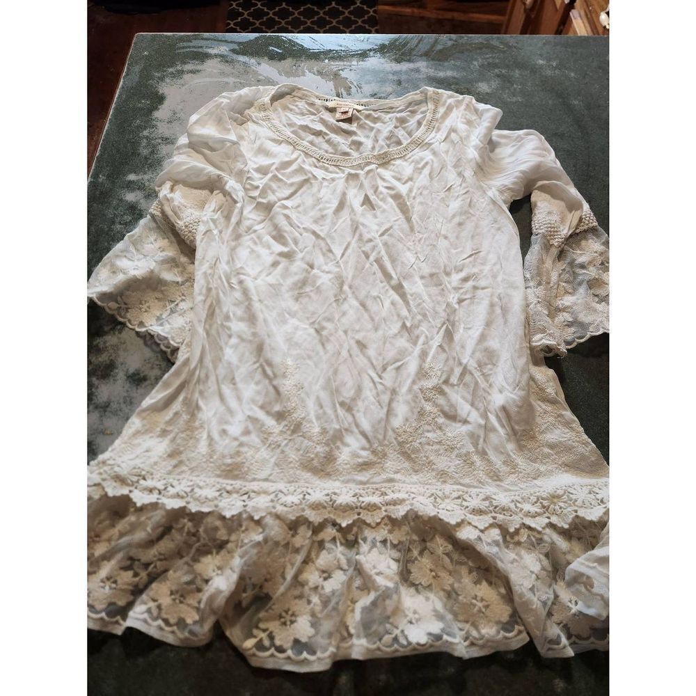 Sundance white lace ruffle bottom blouse sz XS